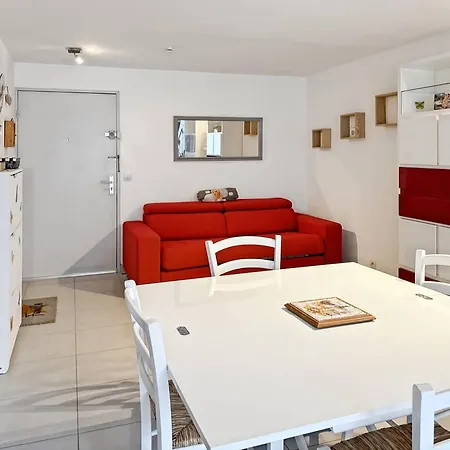 T2 Moderne Avec Piscine, Climatisation Et Parking Au Grau-du-roi - Fr-1-717-80