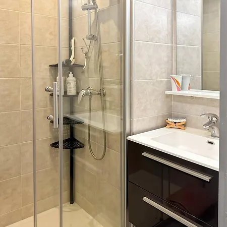 T2 Moderne Avec Piscine, Climatisation Et Parking Au Grau-du-roi - Fr-1-717-80 Daire *
